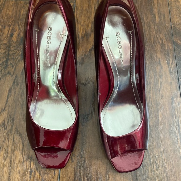 BCBG burgundy heels - Picture 5 of 7